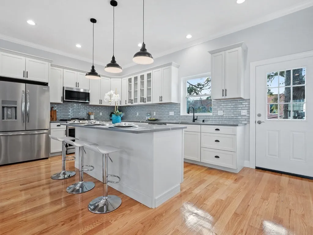 4 bed, 3.5 bath apartment for rent at 11 Naviens Ln Unit 1, Bleachery — photo 5 of 26