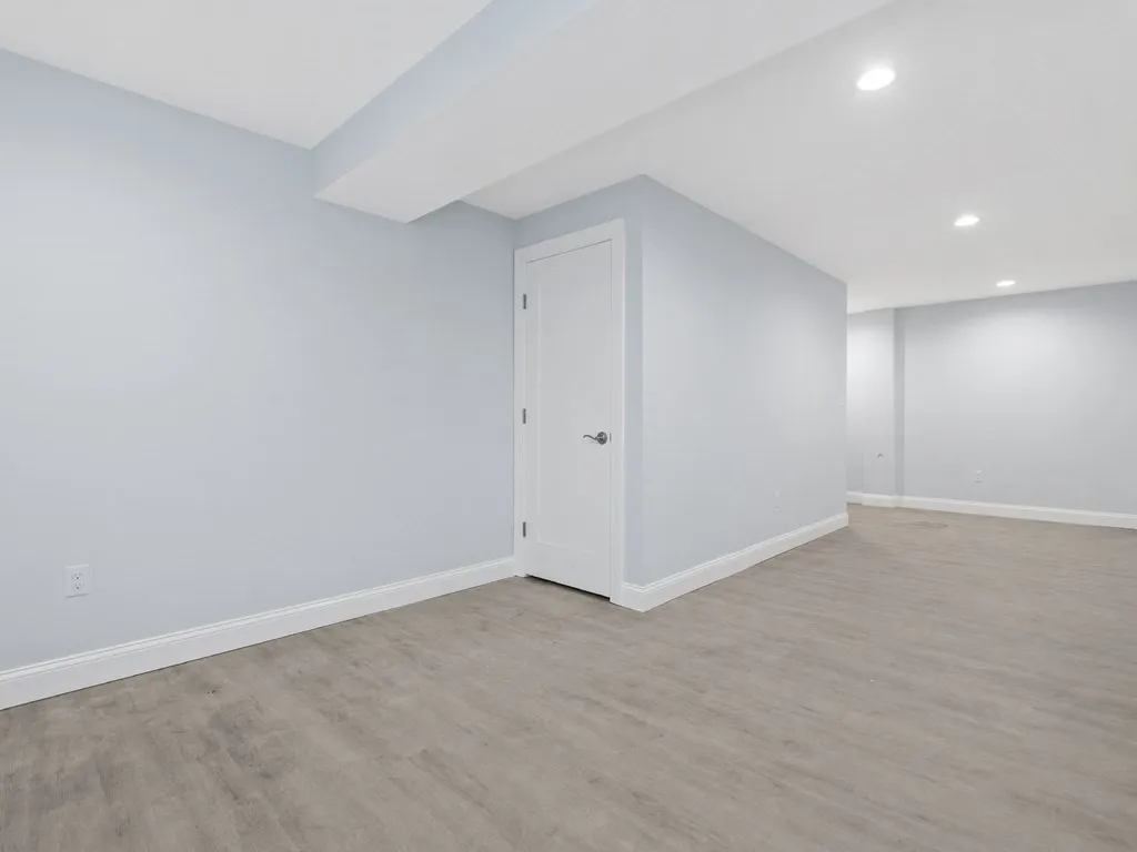 4 bed, 3.5 bath apartment for rent at 11 Naviens Ln Unit 1, Bleachery — photo 8 of 26