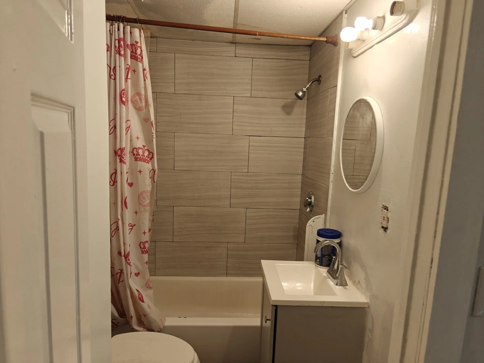 3 bed, 1 bath apartment for rent at 11 Nelson St Unit 2, Lynn — photo 11 of 14