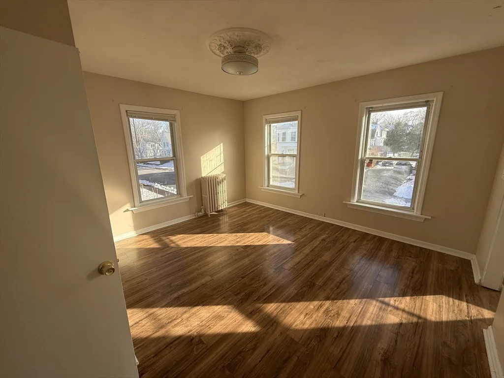 2 bed, 1 bath apartment for rent at 11 New Hampshire Ave Unit 2, Haverhill — photo 3 of 14