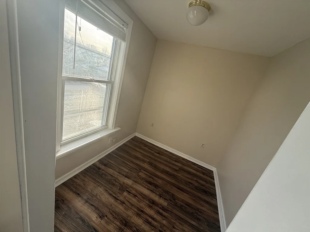 2 bed, 1 bath apartment for rent at 11 New Hampshire Ave Unit 2, Haverhill — photo 12 of 14