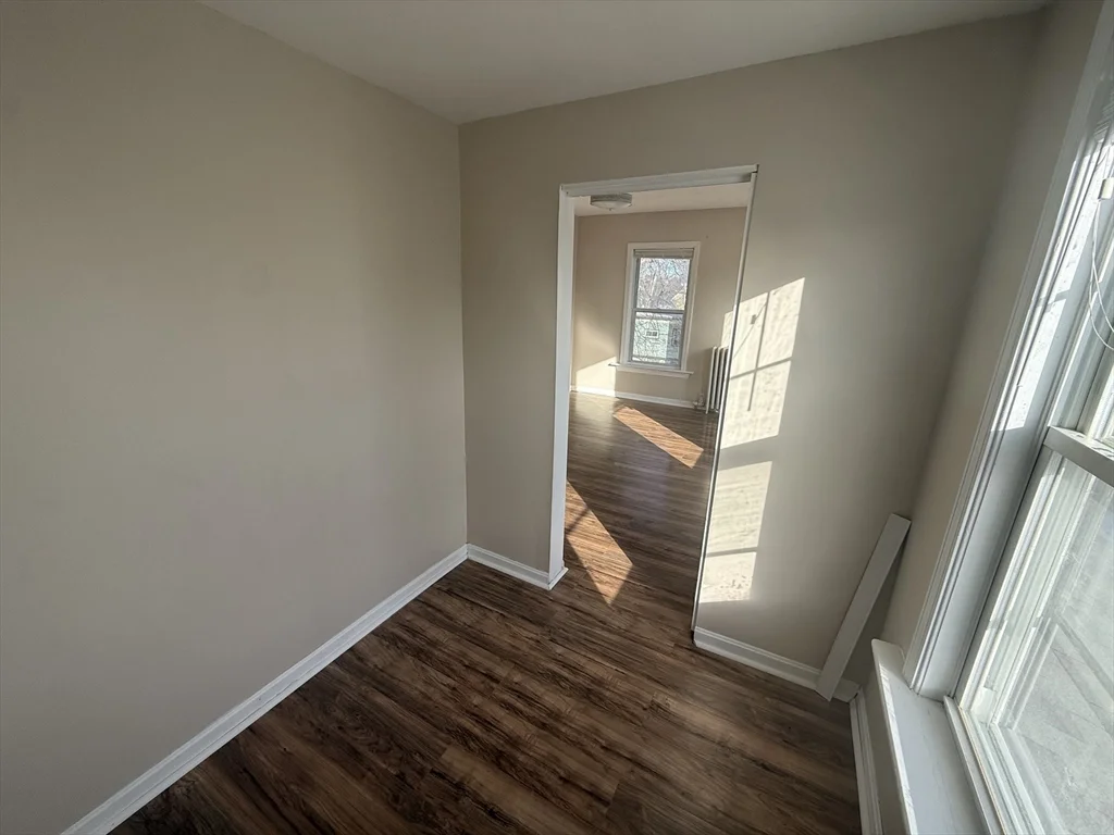 2 bed, 1 bath apartment for rent at 11 New Hampshire Ave Unit 2, Haverhill — photo 5 of 14