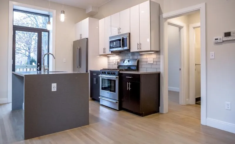 3 bed, 2 bath apartment for rent at 11 Newcomb St Unit 3, Roxbury — photo 6 of 15