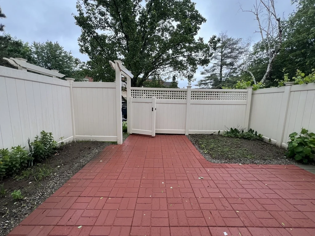 2 bed, 1 bath apartment for rent at 11 Oak St Unit 2, Wellesley — photo 14 of 14
