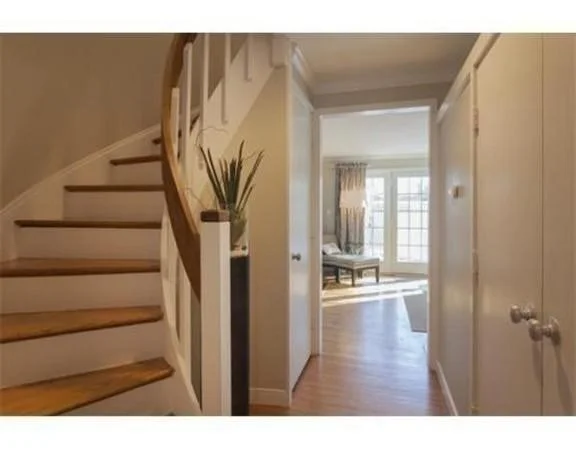 2 bed, 1 bath apartment for rent at 11 Oak St Unit 2, Wellesley — photo 2 of 14