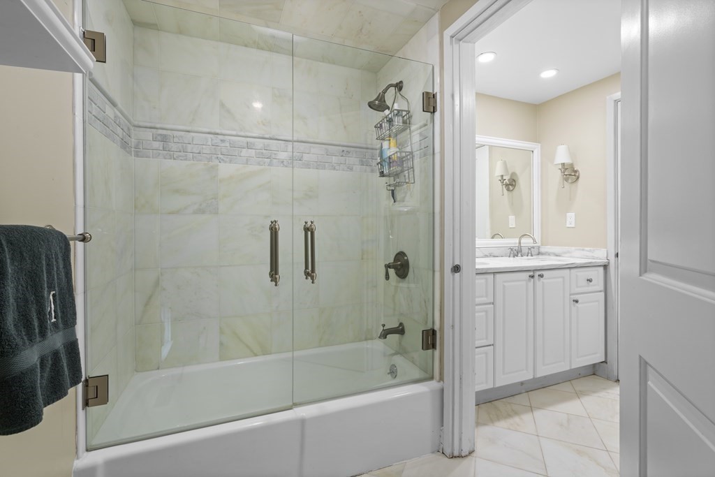 2 bed, 1 bath apartment for rent at 11 Oak St Unit 37, Wellesley — photo 16 of 22