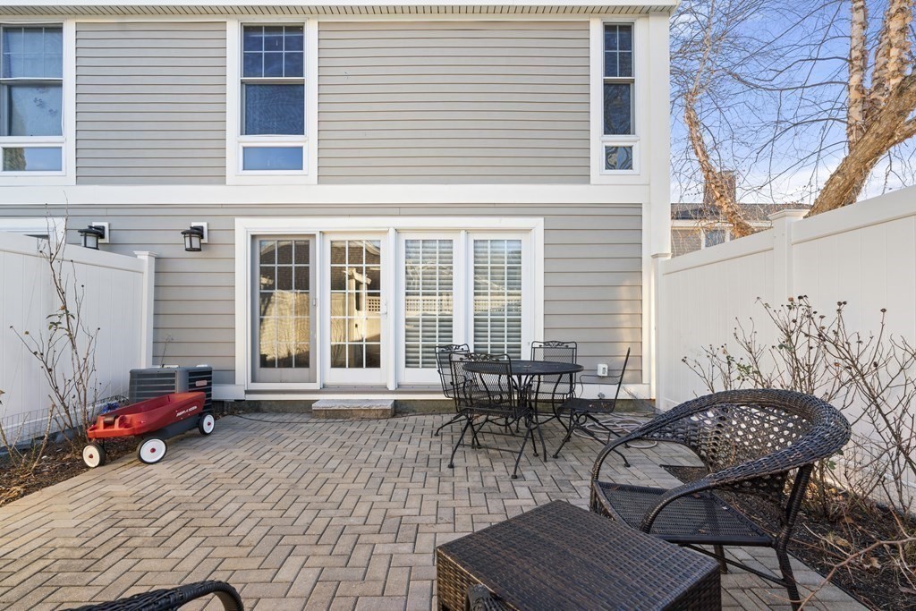 2 bed, 1 bath apartment for rent at 11 Oak St Unit 37, Wellesley — photo 20 of 22