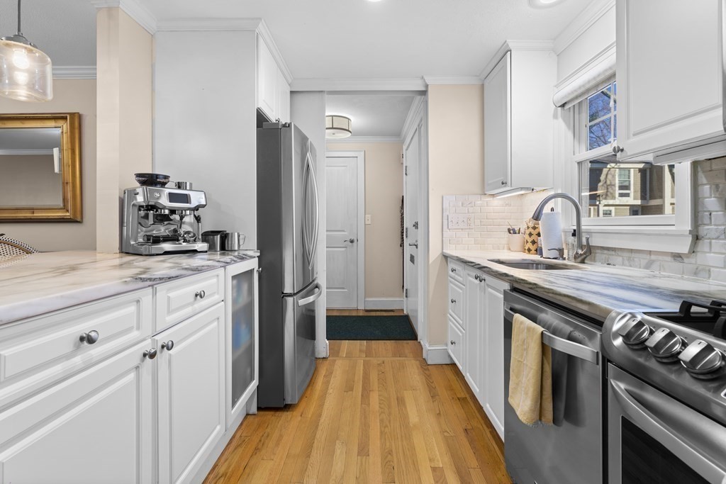 2 bed, 1 bath apartment for rent at 11 Oak St Unit 37, Wellesley — photo 3 of 22