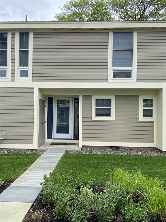 2 bed, 1 bath apartment for rent at 11 Oak St Unit 52, Wellesley — photo 1 of 13