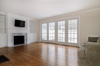 2 bed, 1 bath apartment for rent at 11 Oak St Unit 52, Wellesley — photo 2 of 13
