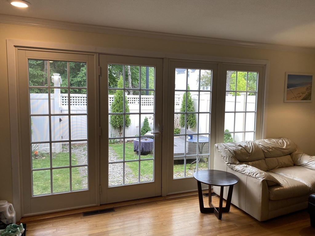 2 bed, 1 bath apartment for rent at 11 Oak St Unit 52, Wellesley — photo 5 of 13