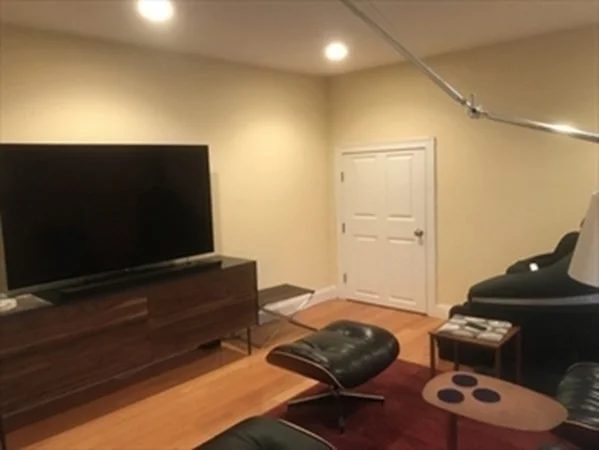 4 bed, 2 bath apartment for rent at 11 Oak St Unit -, Watertown — photo 30 of 34