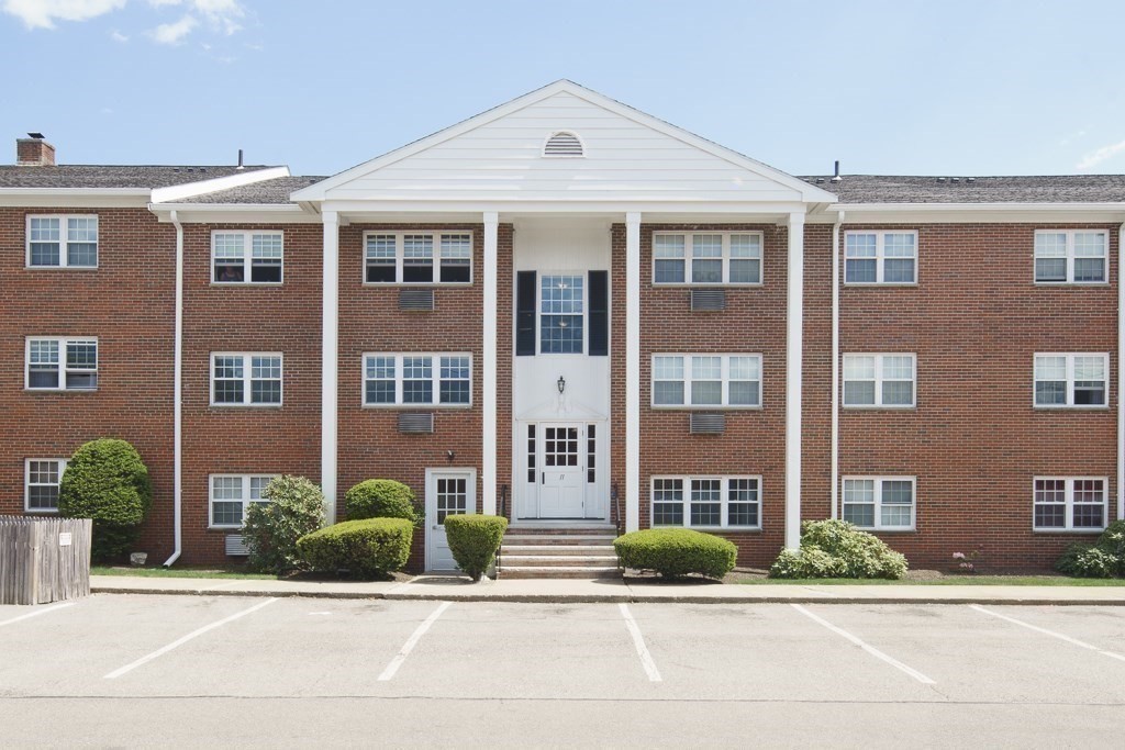 1 bed, 1 bath apartment for rent at 11 Old Colony Ln Unit 7, Arlington Heights — photo 11 of 16