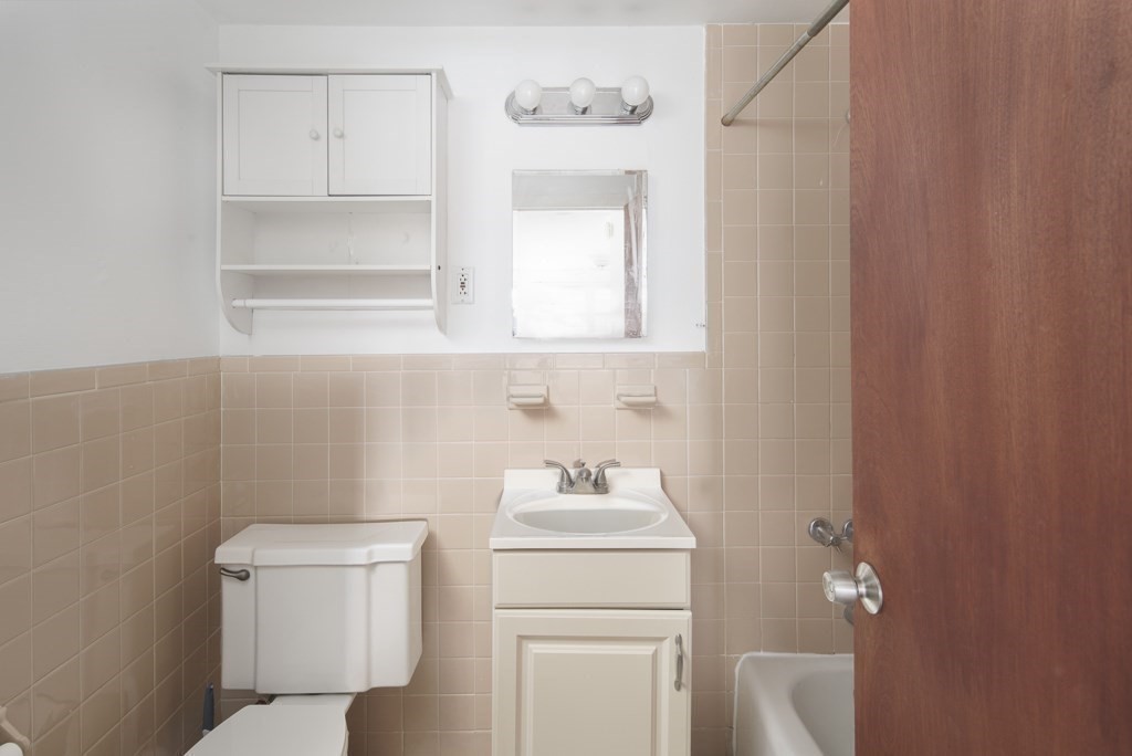 1 bed, 1 bath apartment for rent at 11 Old Colony Ln Unit 7, Arlington Heights — photo 10 of 16
