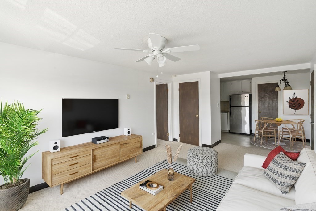1 bed, 1 bath apartment for rent at 11 Old Colony Ln Unit 7, Arlington Heights