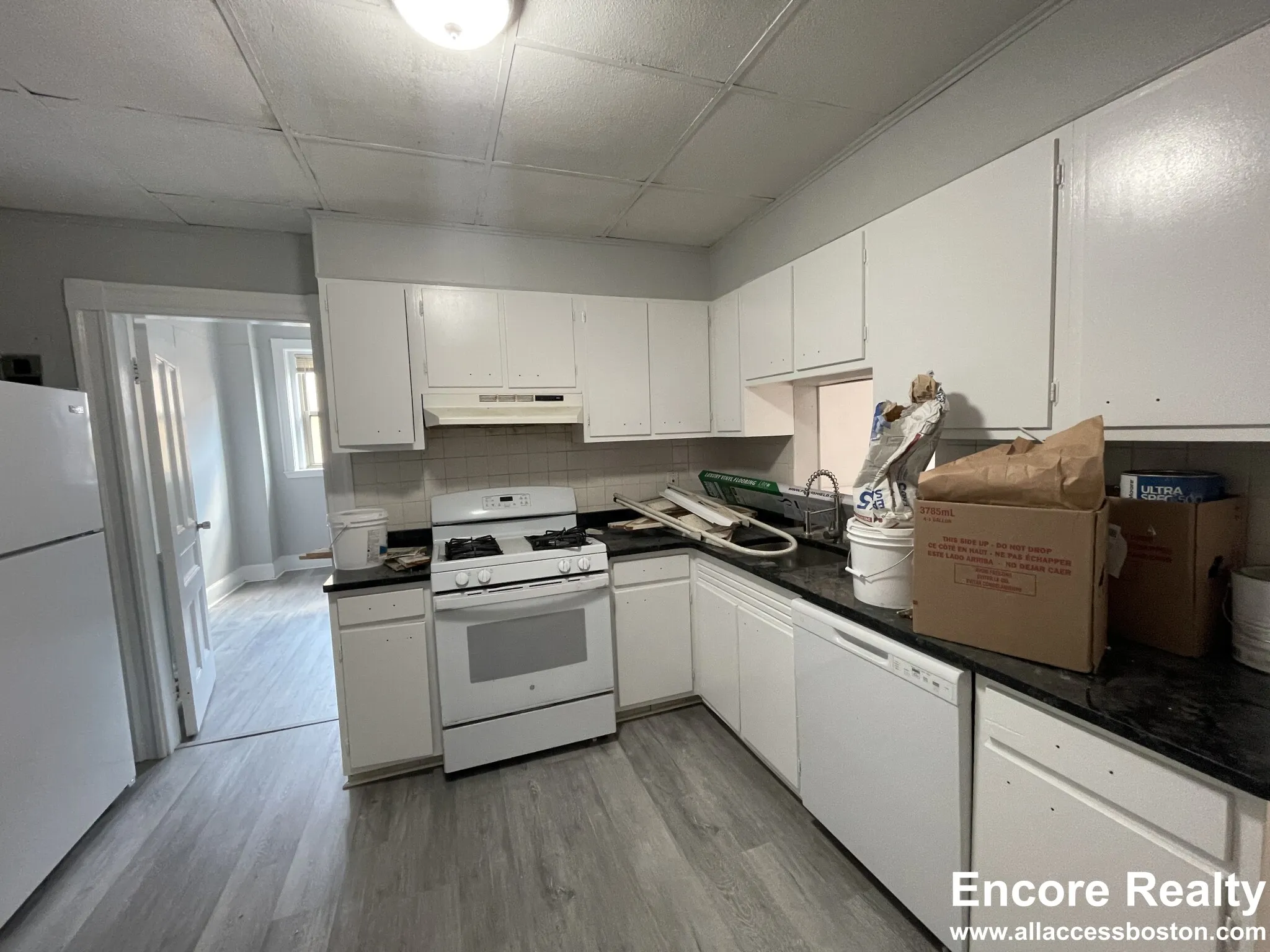 5 bed, 2 bath apartment for rent at 11 Park St Unit 11-6, Coolidge Corner — photo 13 of 23