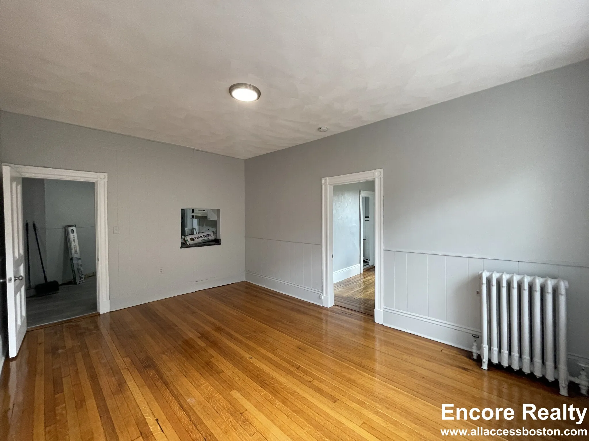 5 bed, 2 bath apartment for rent at 11 Park St Unit 11-6, Coolidge Corner — photo 17 of 23
