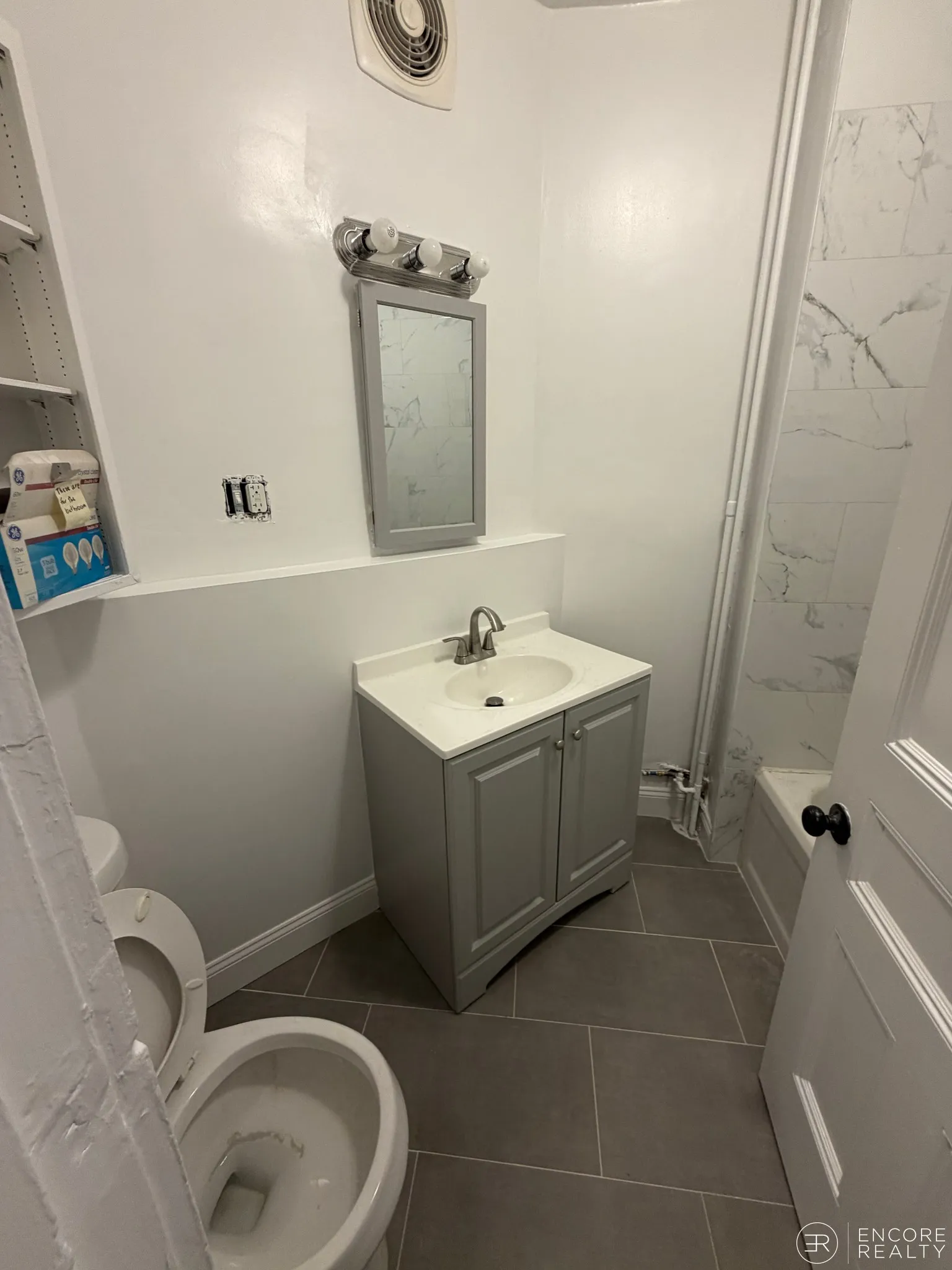 4 bed, 2 bath apartment for rent at 11 Park St Unit 3, Coolidge Corner — photo 7 of 16