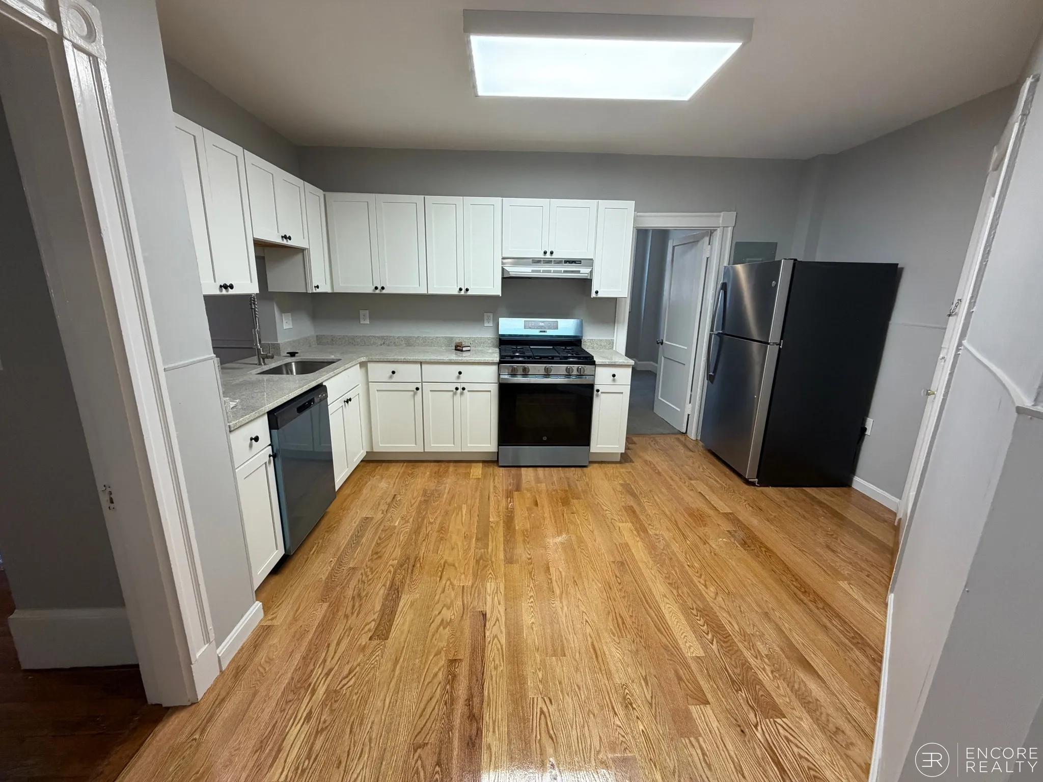4 bed, 2 bath apartment for rent at 11 Park St Unit 3, Coolidge Corner — photo 8 of 16