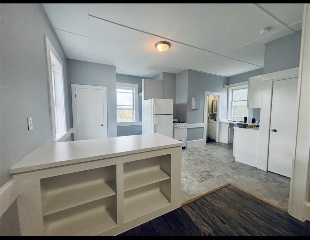 1 bed, 1 bath apartment for rent at 11 Park St Unit 4, Peabody — photo 1 of 7