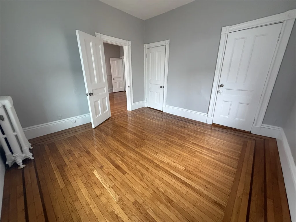 5 bed, 2 bath apartment for rent at 11 Park St Unit 6, Coolidge Corner — photo 18 of 21