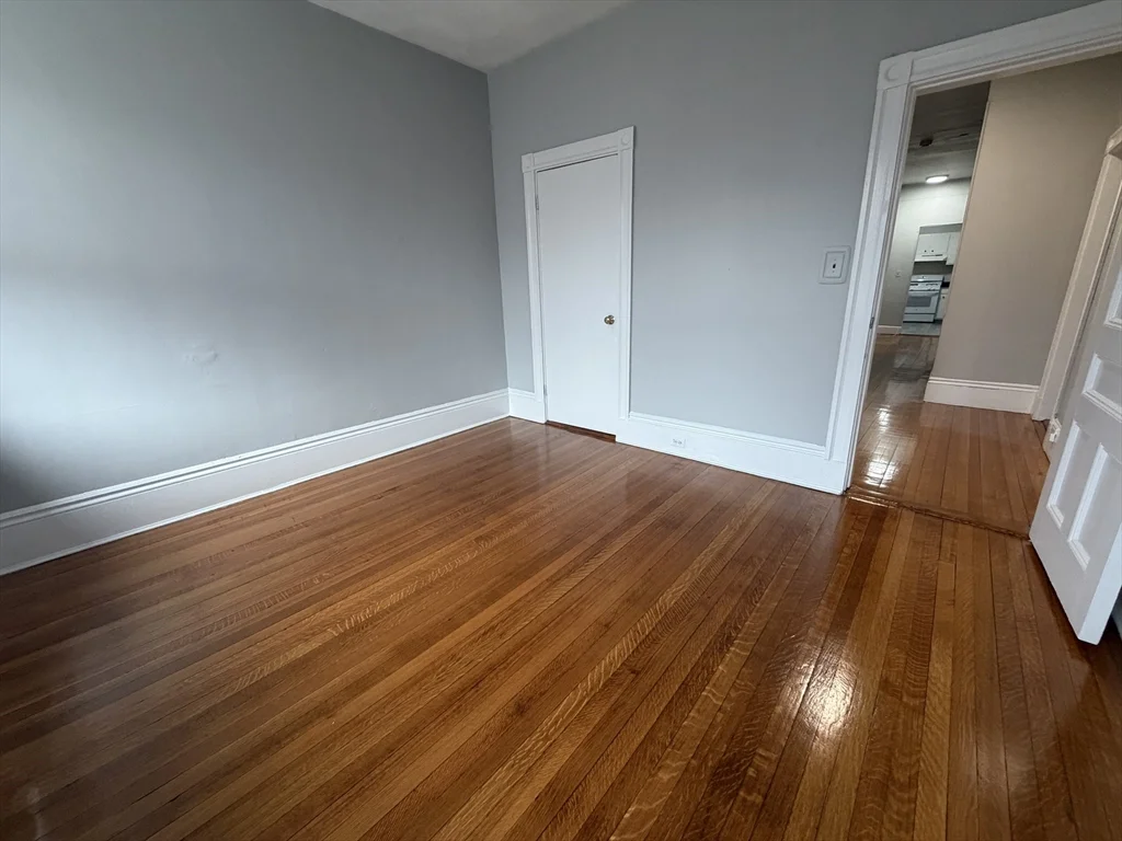 5 bed, 2 bath apartment for rent at 11 Park St Unit 6, Coolidge Corner — photo 10 of 21