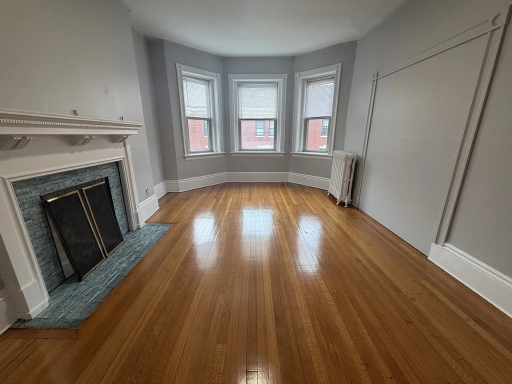 5 bed, 2 bath apartment for rent at 11 Park St Unit 6, Coolidge Corner — photo 8 of 21