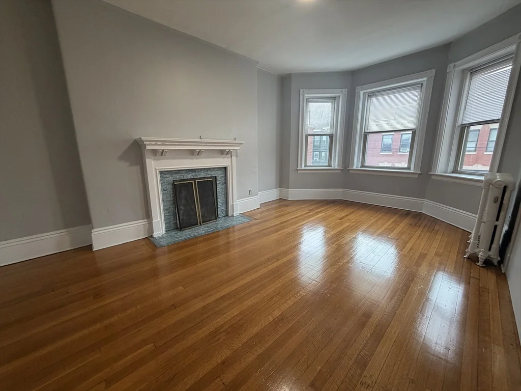 5 bed, 2 bath apartment for rent at 11 Park St Unit 6, Coolidge Corner — photo 7 of 21