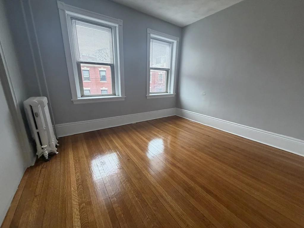 5 bed, 2 bath apartment for rent at 11 Park St Unit 6, Coolidge Corner — photo 9 of 21