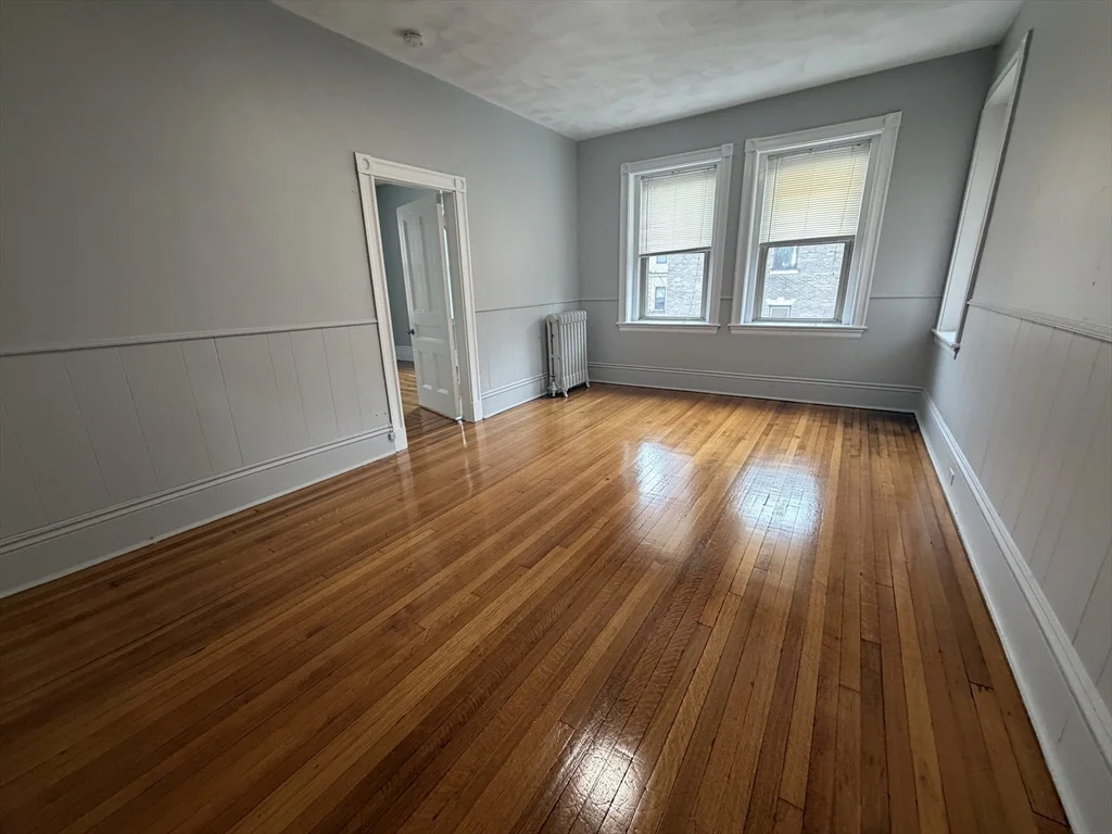 5 bed, 2 bath apartment for rent at 11 Park St Unit 6, Coolidge Corner