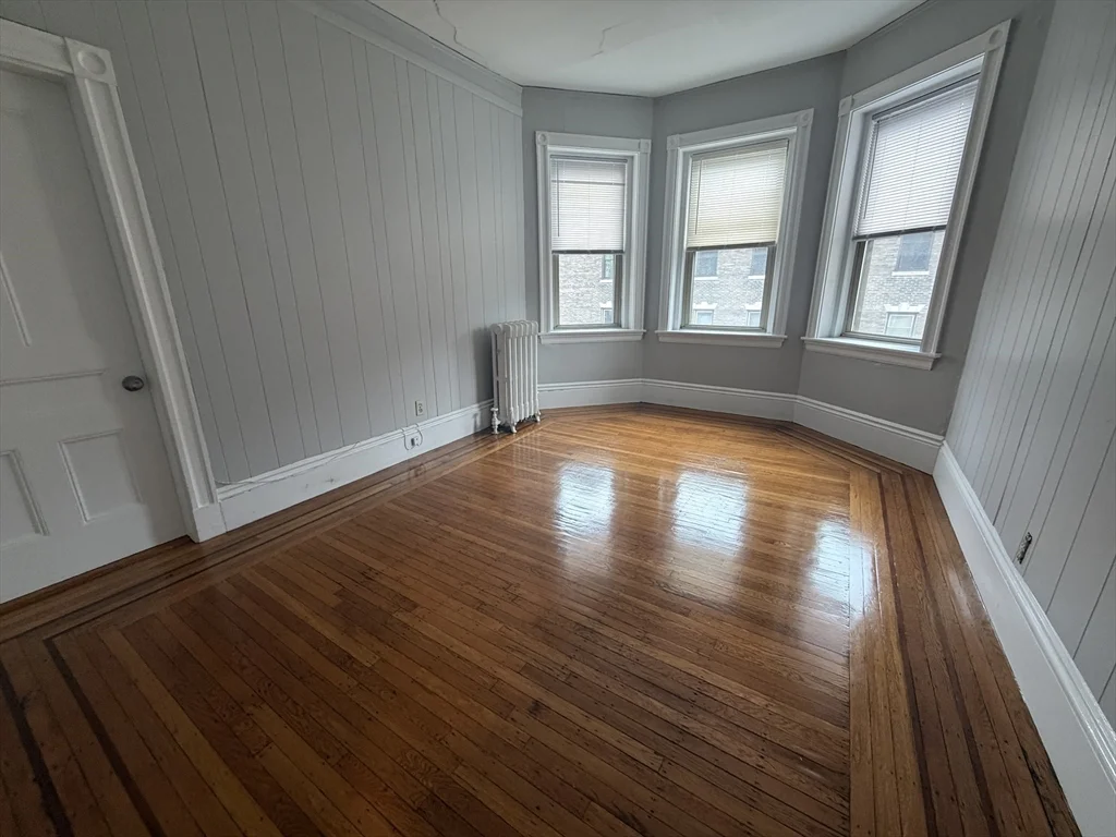 5 bed, 2 bath apartment for rent at 11 Park St Unit 6, Coolidge Corner — photo 11 of 21
