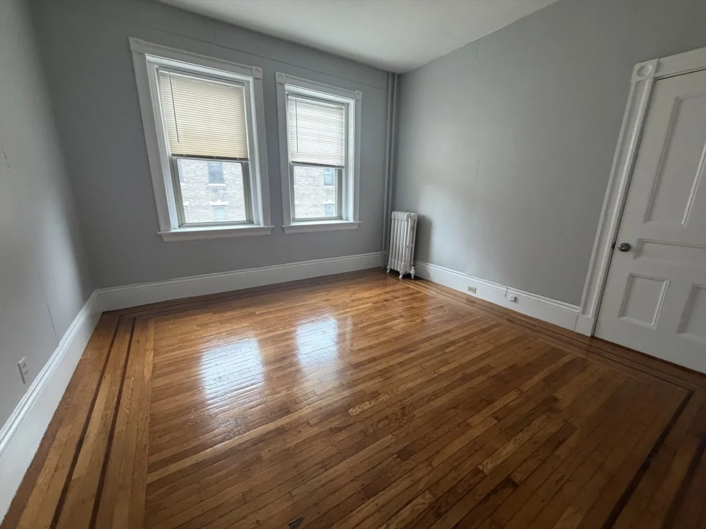 5 bed, 2 bath apartment for rent at 11 Park St Unit 6, Coolidge Corner — photo 13 of 21