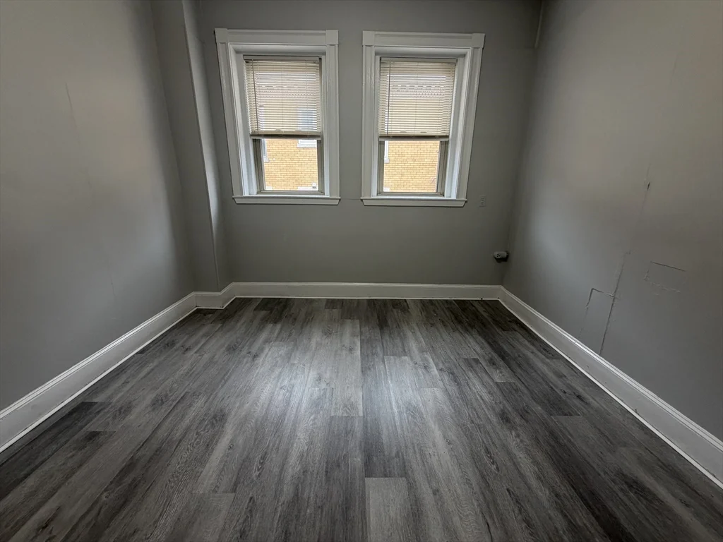 5 bed, 2 bath apartment for rent at 11 Park St Unit 6, Coolidge Corner — photo 15 of 21