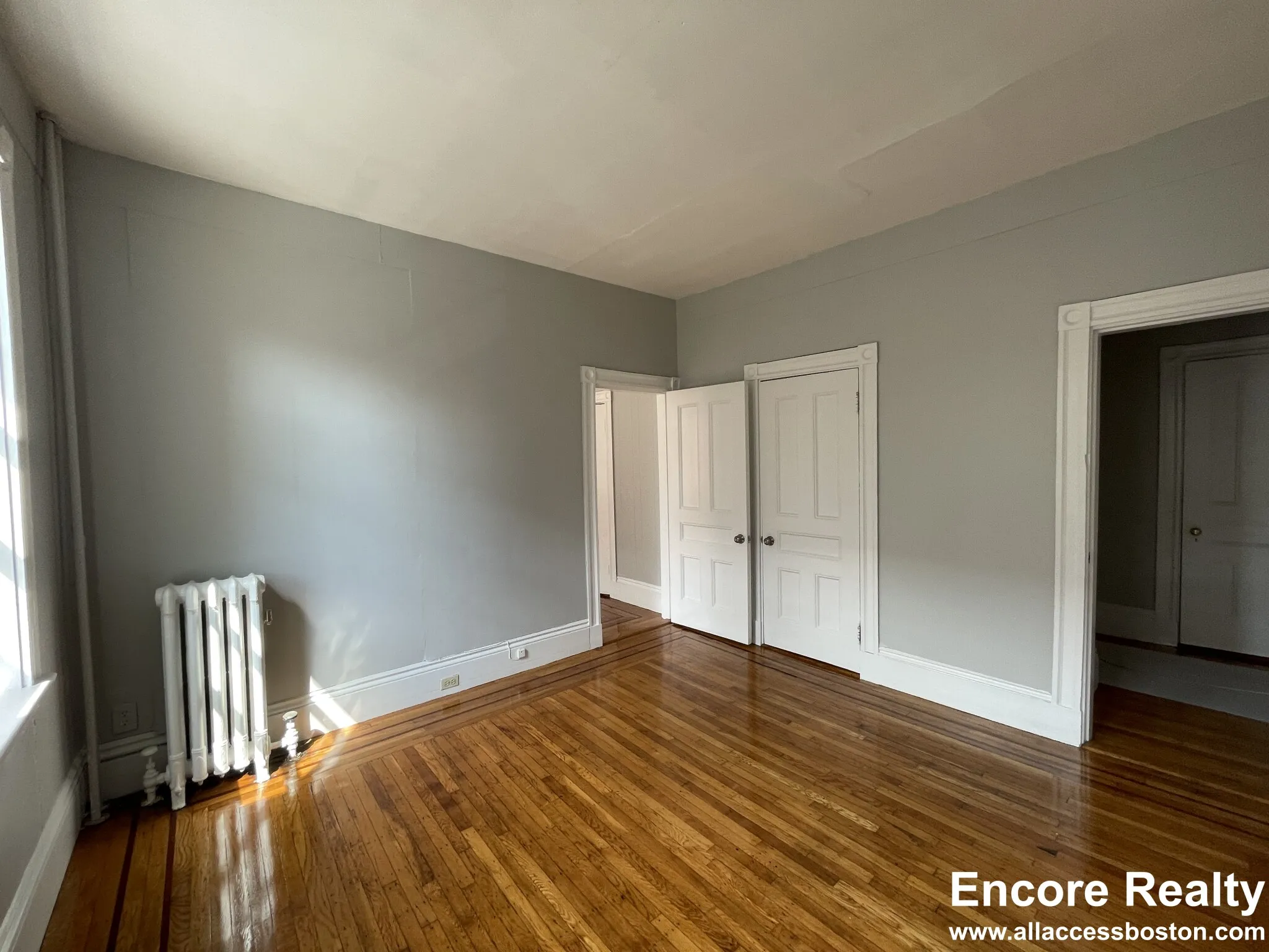 5 bed, 2 bath apartment for rent at 11 Park St Unit 6q, Coolidge Corner — photo 13 of 23