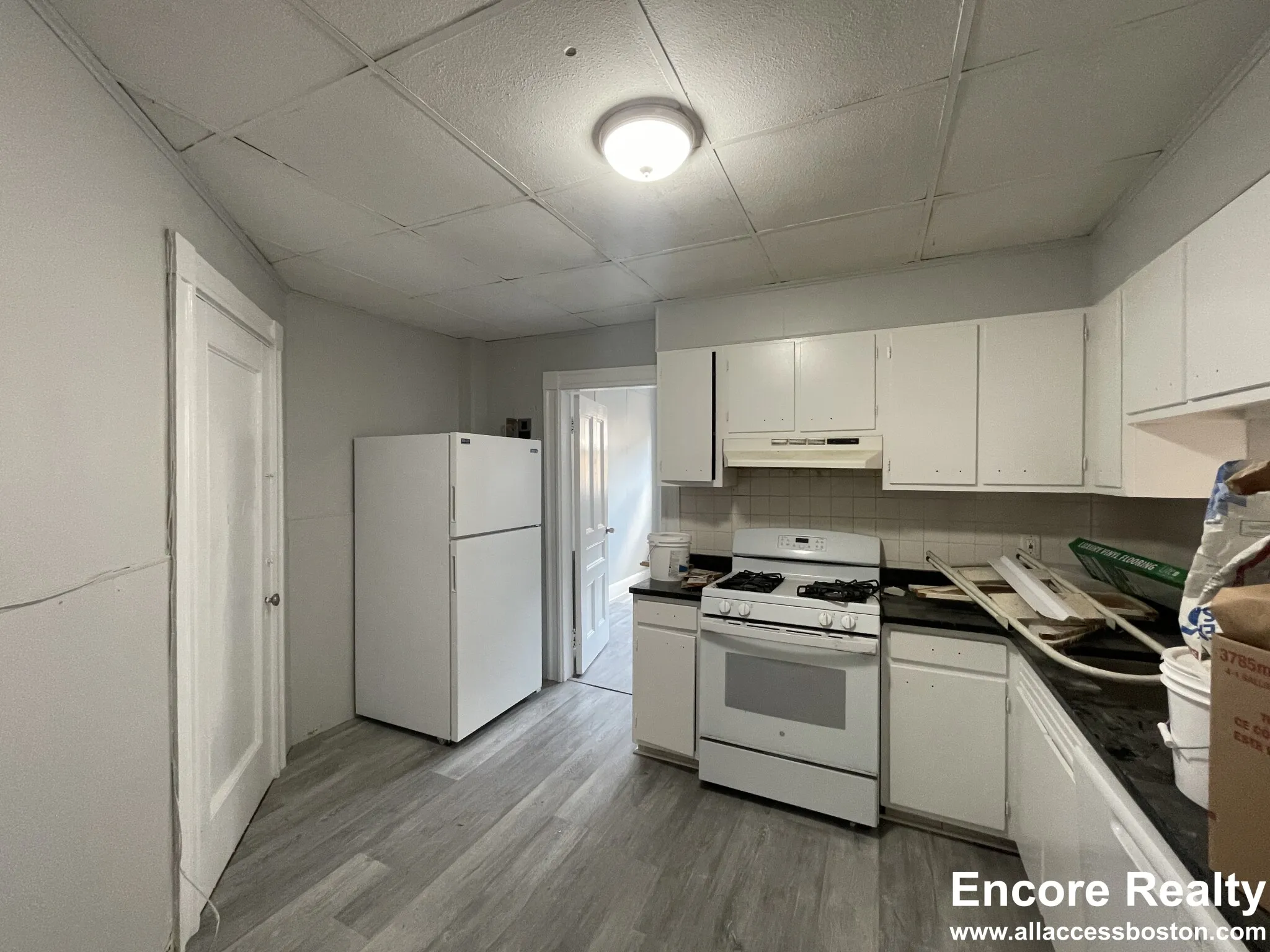 5 bed, 2 bath apartment for rent at 11 Park St Unit 6q, Coolidge Corner — photo 3 of 23