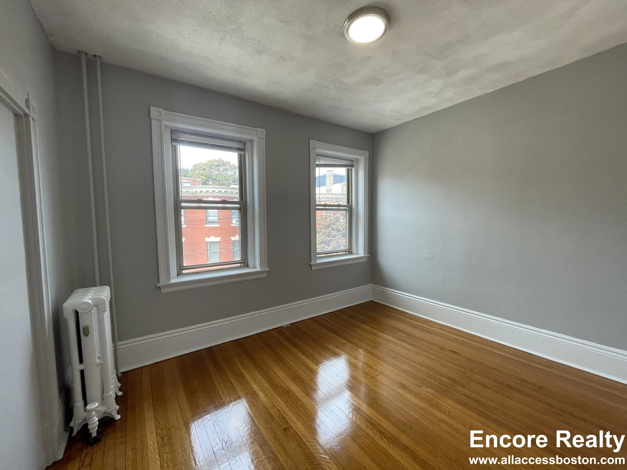 5 bed, 2 bath apartment for rent at 11 Park St Unit 8M, Coolidge Corner — photo 4 of 23