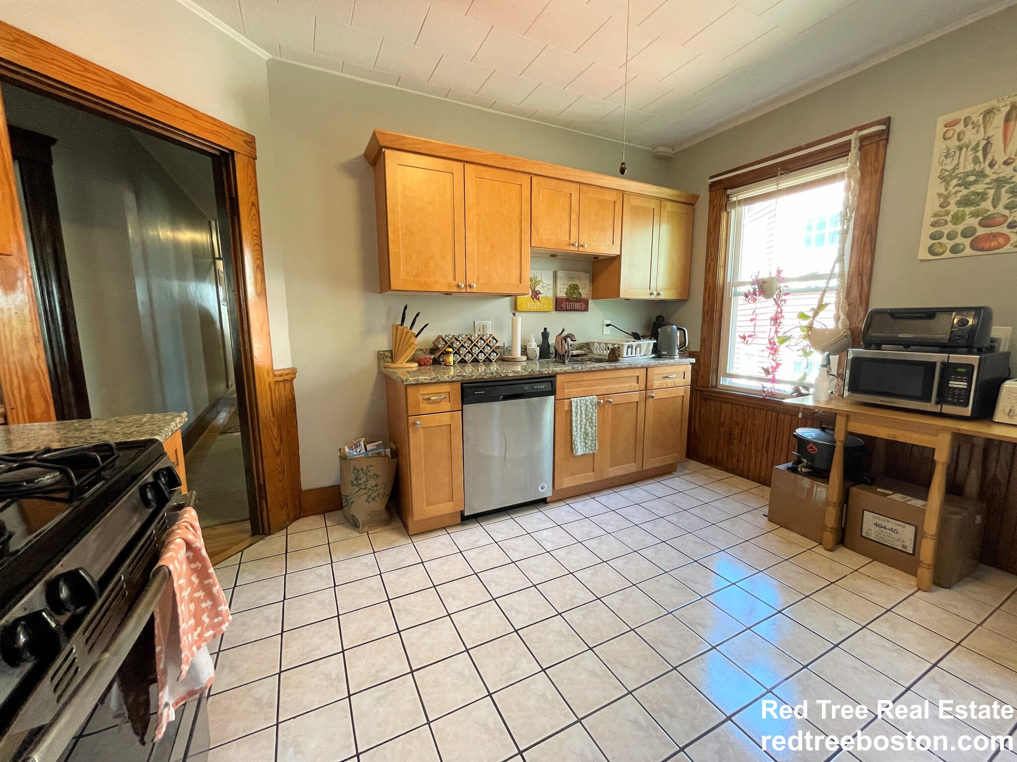 3 bed, 1 bath apartment for rent at 11 Parkton Rd Unit 2, Jamaica Plain — photo 5 of 16