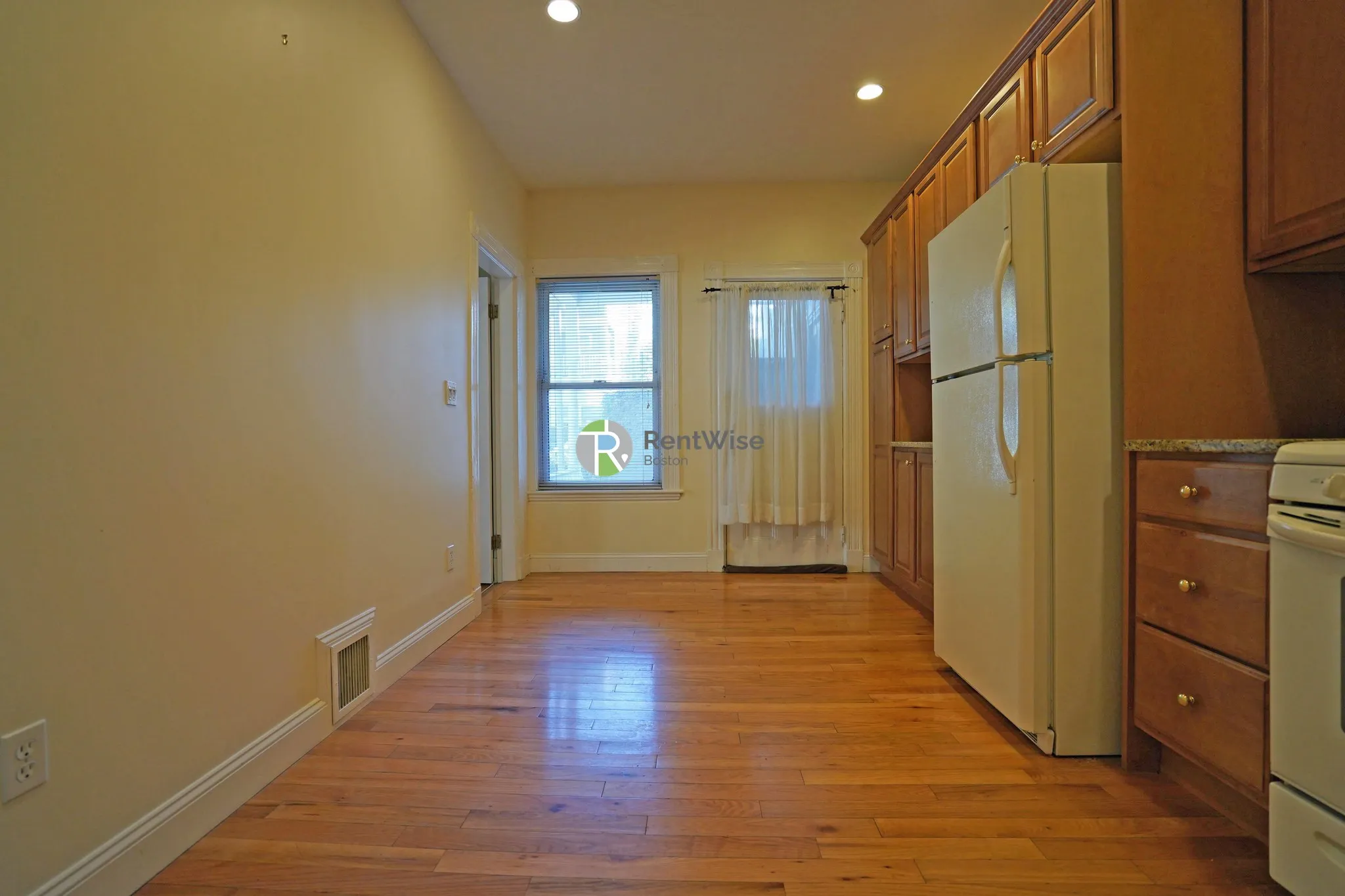 2 bed, 1 bath apartment for rent at 11 Parsons St Unit 1, Brighton — photo 9 of 23