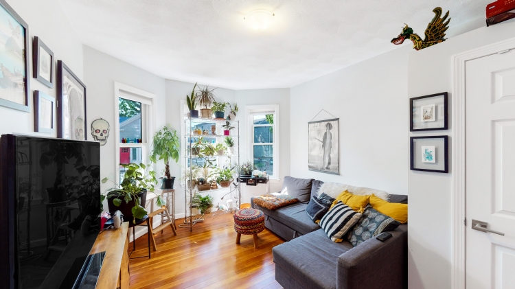 3 bed, 1 bath apartment for rent at 11 Partridge Ave Unit 1, Magoun Square — photo 3 of 10