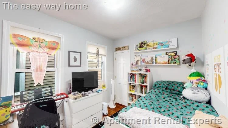 3 bed, 1 bath apartment for rent at 11 Partridge Ave Unit 3, Magoun Square — photo 5 of 7