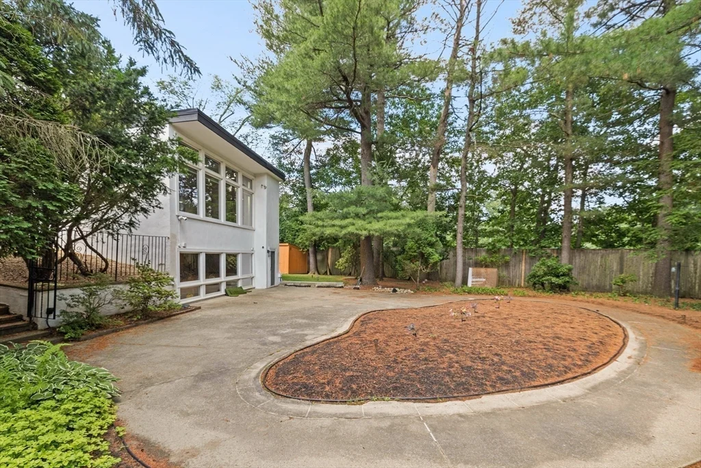 4 bed, 3 bath apartment for rent at 11 Patterson Rd Unit 11, Lexington — photo 24 of 26