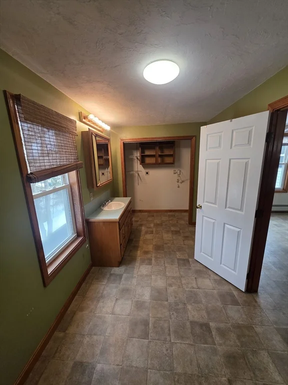 2 bed, 1 bath apartment for rent at 11 Pearl St Unit 3, Middleboro — photo 9 of 19