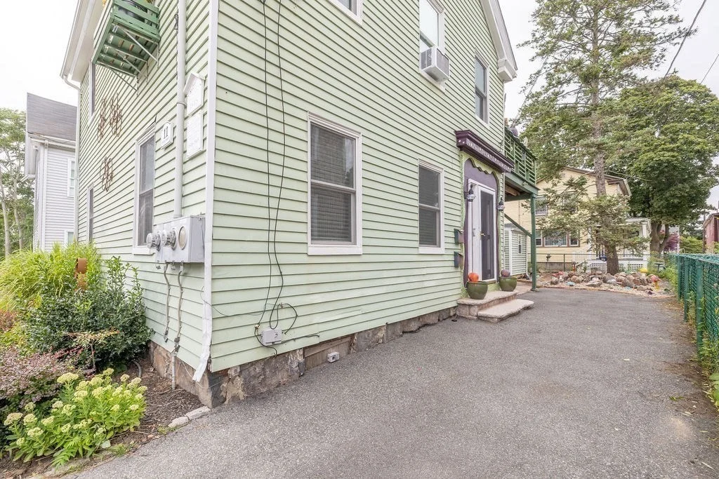 1 bed, 1 bath apartment for rent at 11 Pearl St Unit A, Salem — photo 22 of 31