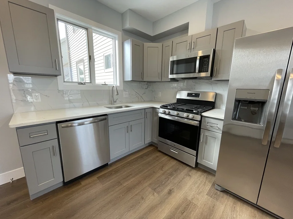 4 bed, 2 bath apartment for rent at 11 Pearl Ter Unit 2, Somerville — photo 2 of 11