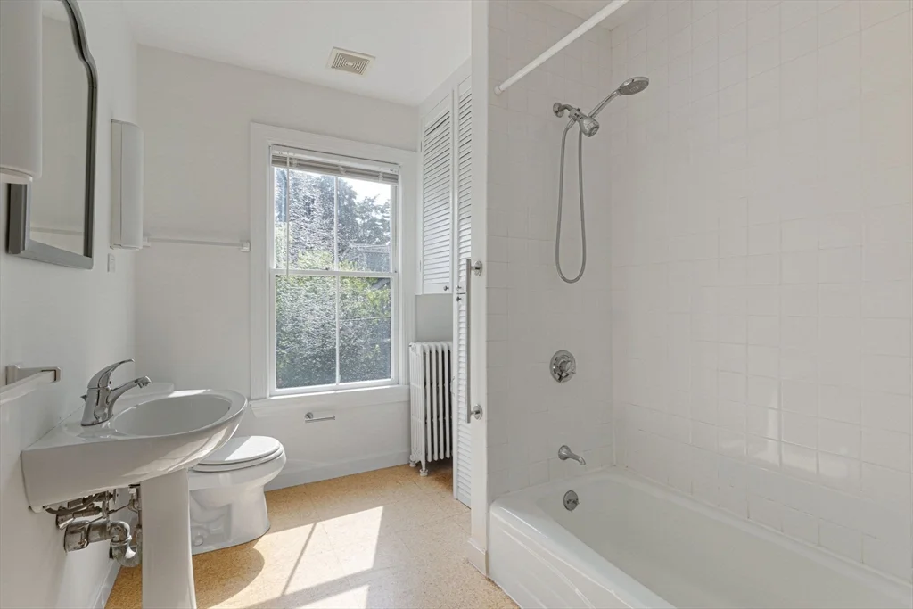 4 bed, 2 bath apartment for rent at 11 Perry Unit 2, Central Square — photo 11 of 17