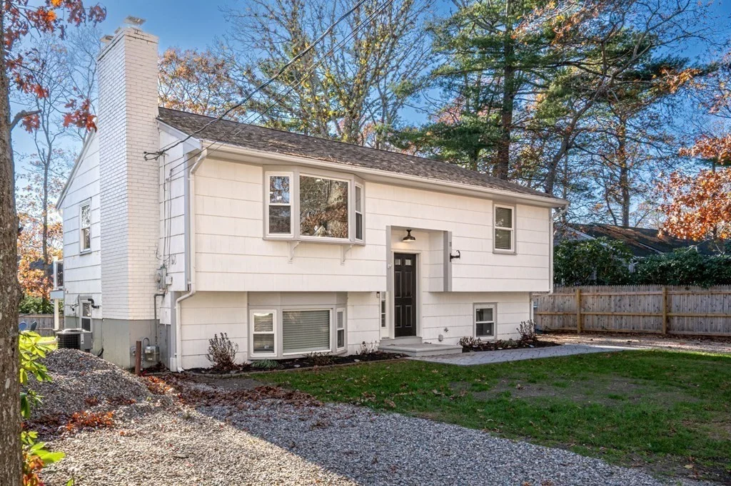 4 bed, 2 bath apartment for rent at 11 Pershing Dr, Falmouth — photo 23 of 25