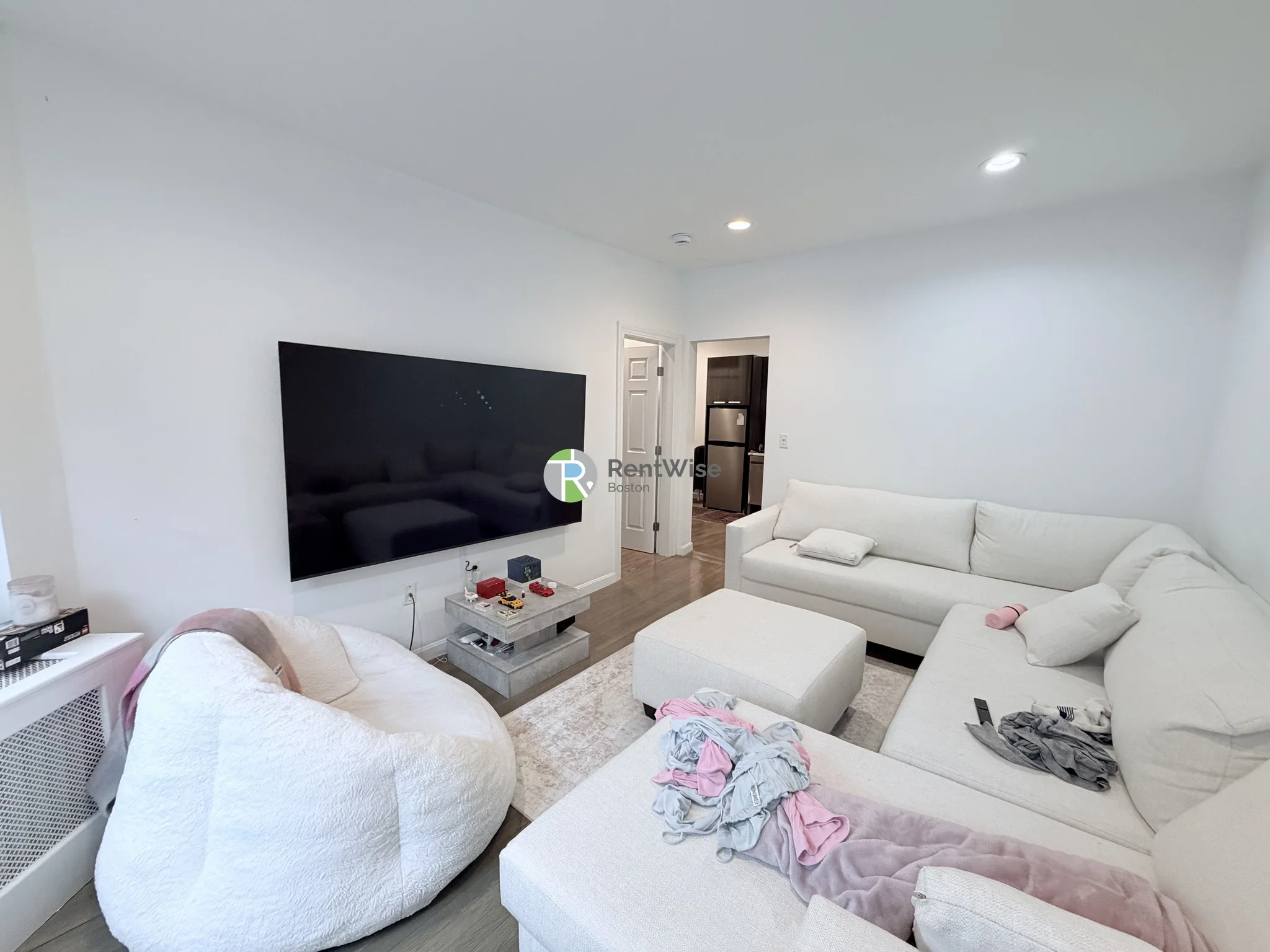 1 bed, 1 bath apartment for rent at 11 Peterborough St Unit 1, Fenway — photo 2 of 11