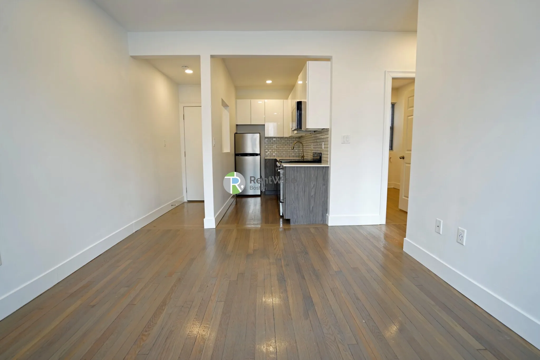 2 bed, 1 bath apartment for rent at 11 Peterborough St Unit 10, Fenway — photo 2 of 24