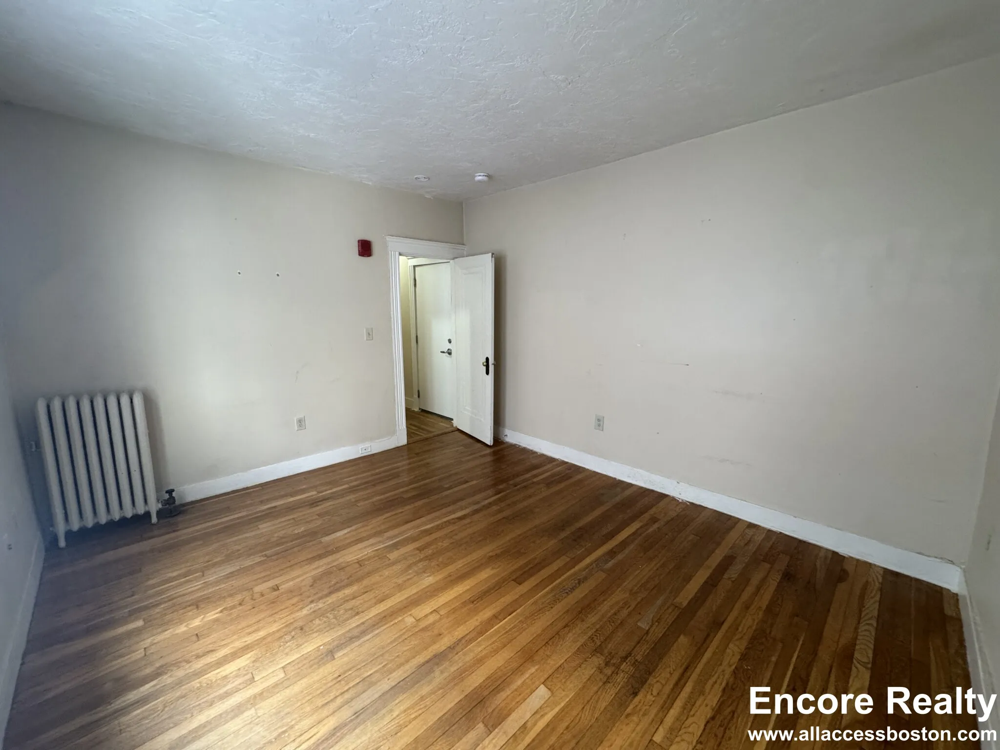 Studio bed, 1 bath apartment for rent at 11 Peterborough St Unit 13, Fenway — photo 2 of 8