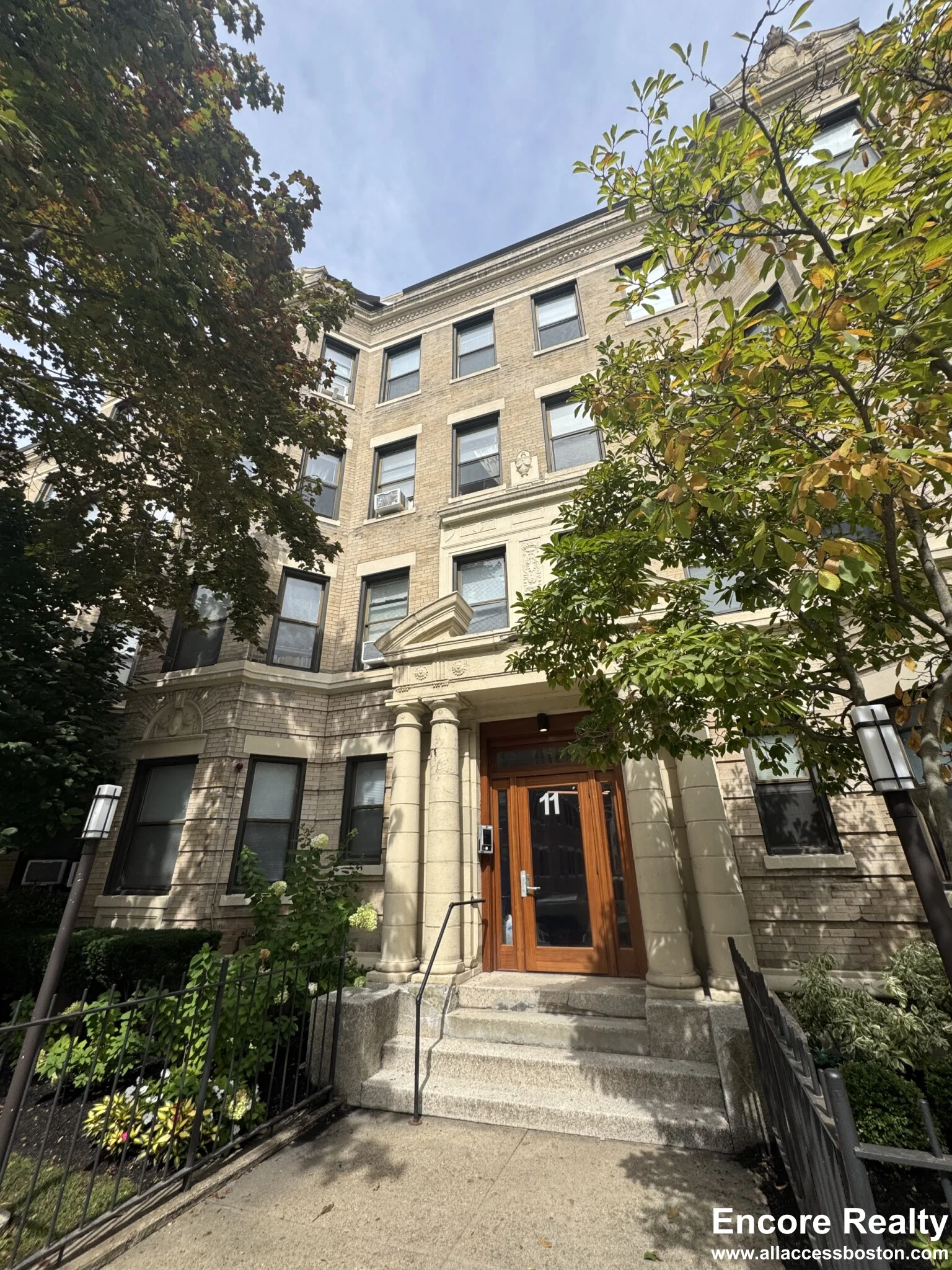 Studio bed, 1 bath apartment for rent at 11 Peterborough St Unit 13, Fenway — photo 8 of 8